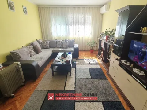 Prodaja, dvosoban stan, 64m², Centar, Bar - image 2