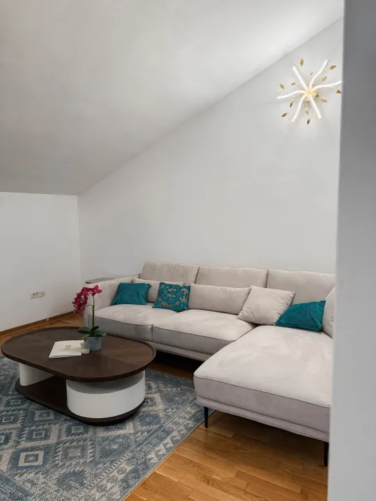 Rent, two bedroom apartment, 84m², Centar, Tivat