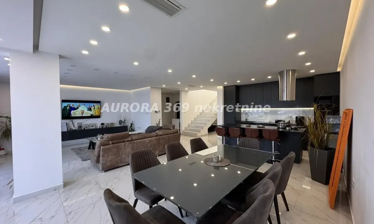 Sale, house, 235m², Tatarsko brdo, Petrovaradin