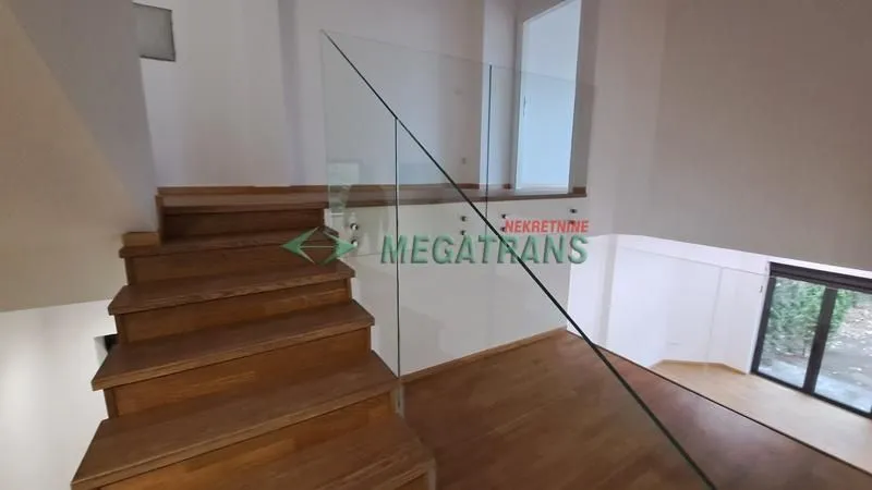 Rent, house, 247m², Petrovaradin, Novi Sad