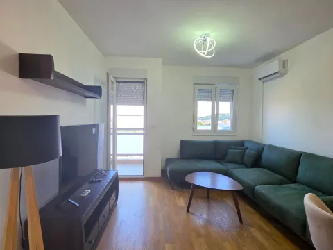 Izdavanje, dvosoban stan, 68m², City Kvart, Podgorica - image 2