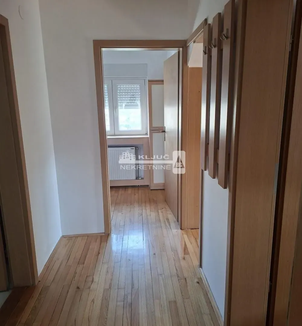 Sale, three bedroom apartment, 79m², Kanarevo Brdo, Beograd