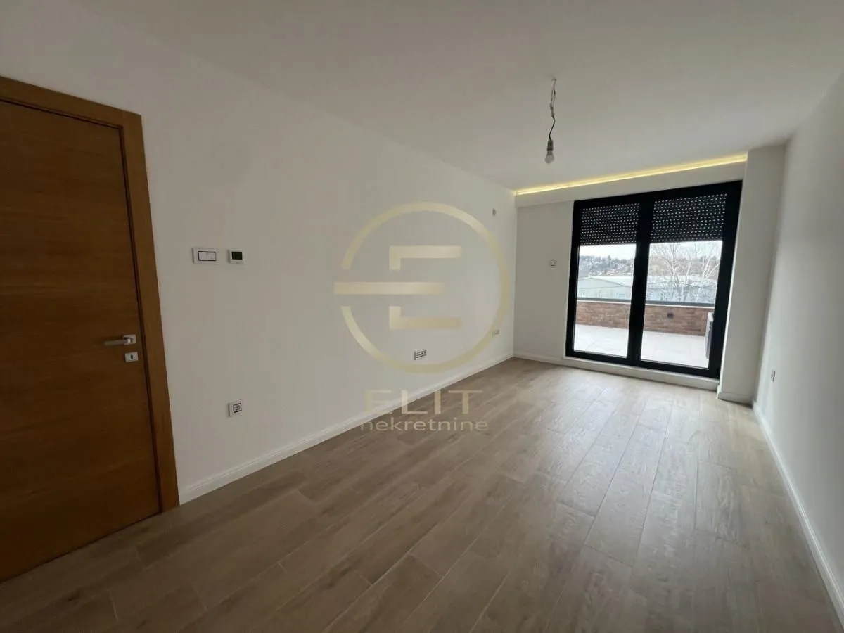Rent, office space, 181m², Petrovaradin, Novi Sad