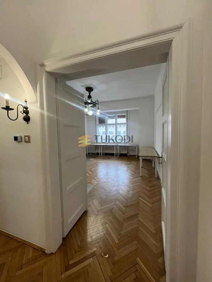 Prodaja, četvorosoban stan, 119m², Centar, Novi Sad