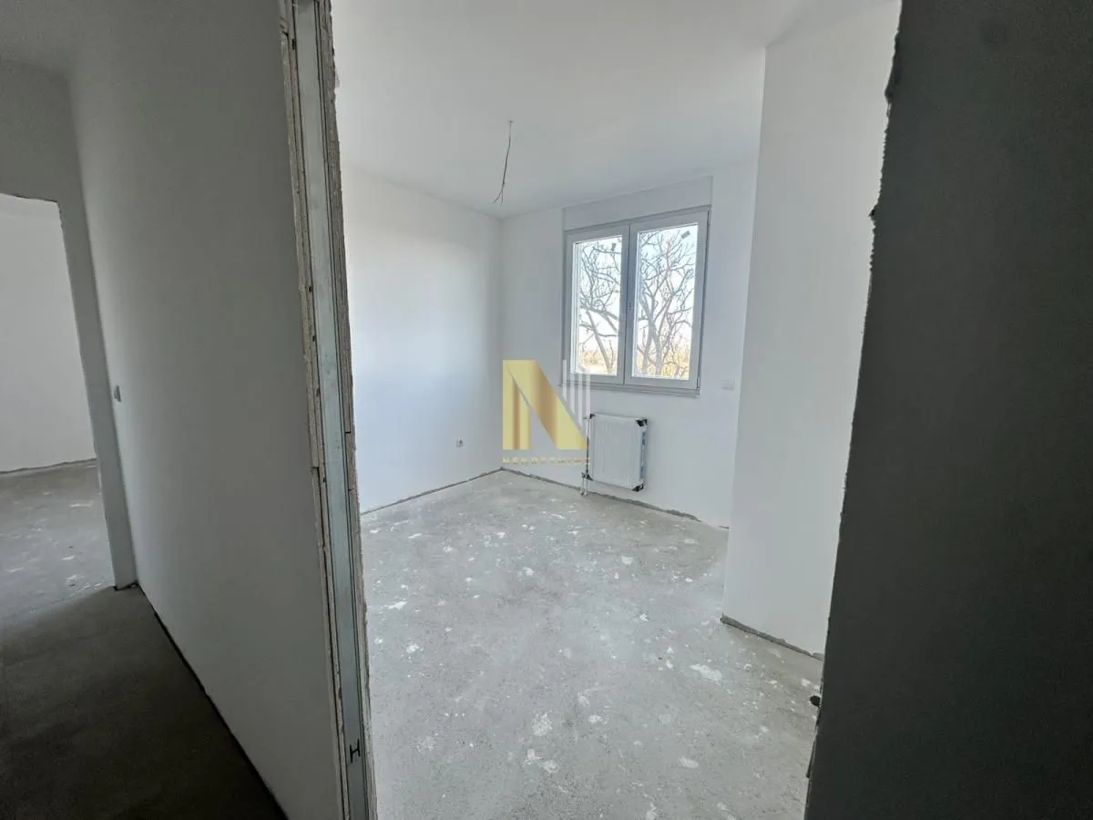 Prodaja, trosoban stan, 60m², Petrovaradin, Novi Sad