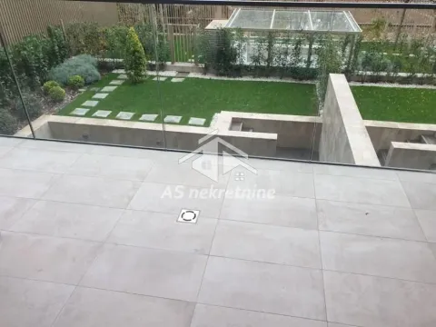 Izdavanje, dvosoban stan, 104m², Cvetni Trg, Vračar Sve Podlokacije - image 13