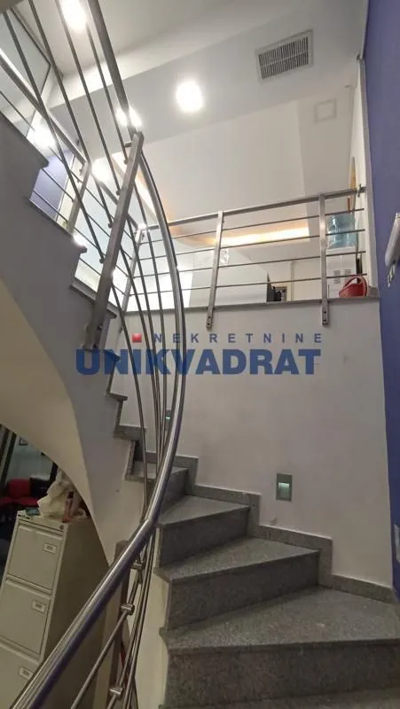 Rent, office space, 180m², Đeram Pijaca, Beograd