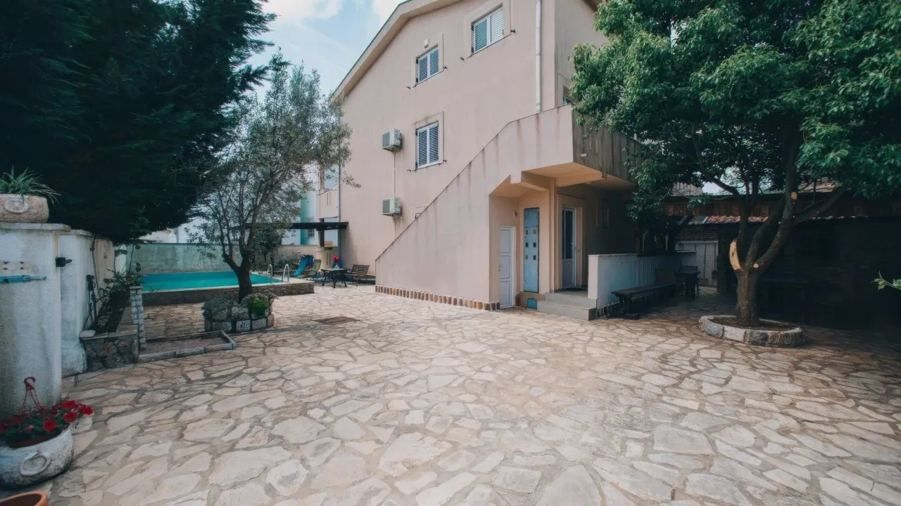 Sale, house, 300m², Krimovica, Kotor