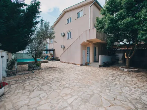 Sale, house, 300m², Krimovica, Kotor - image 1