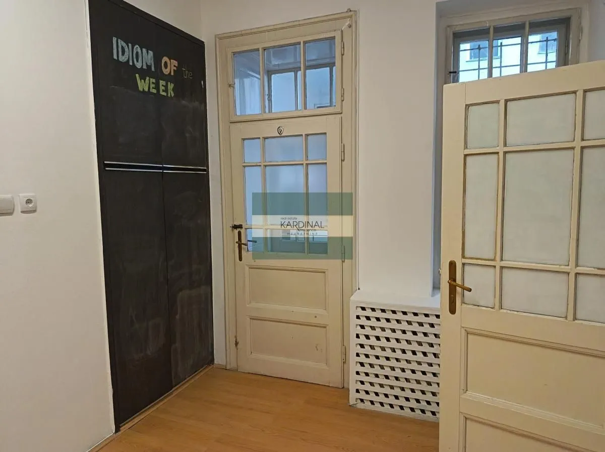 Izdavanje, četvorosoban stan, 93m², Centar, Novi Sad