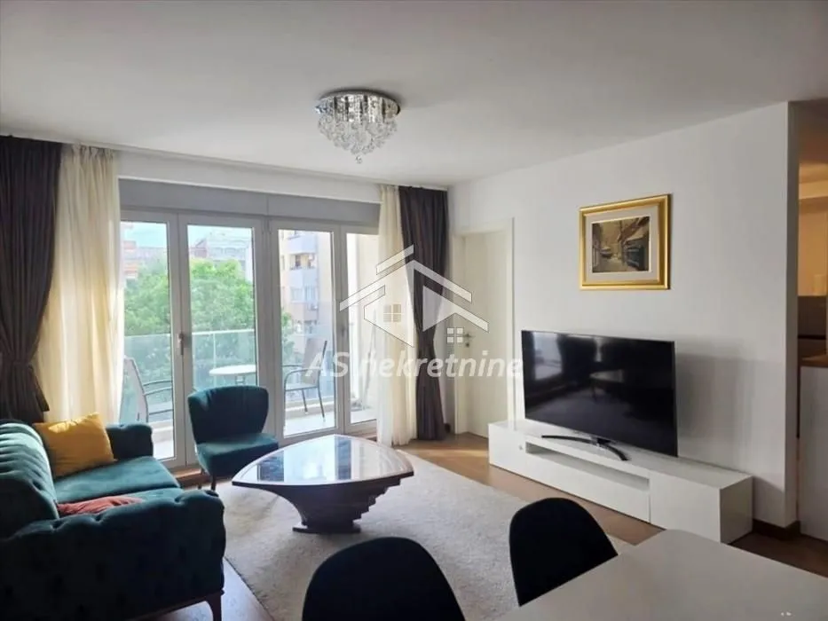 Izdavanje, četvorosoban stan, 80m², Tašmajdan, Palilula Sve Podlokacije