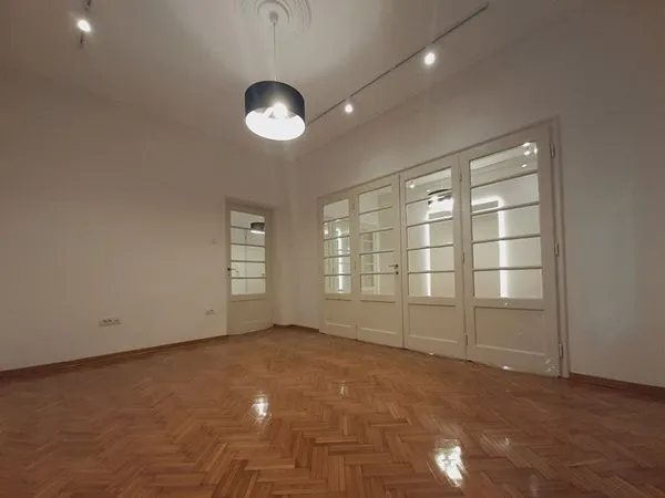 Izdavanje, poslovni prostor, 87m², Vračar, Šid