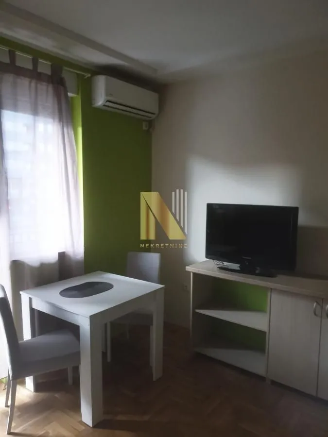 Izdavanje, garsonjera, 31m², Bulevar Evrope, Novi Sad Sve Podlokacije
