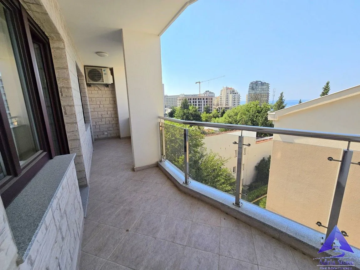 Prodaja, trosoban stan, 107m², Bečići, Budva