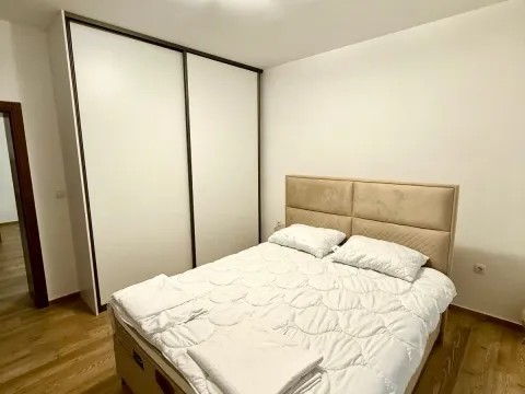 Izdavanje, dvosoban stan, 68m², Centar, Podgorica - image 8