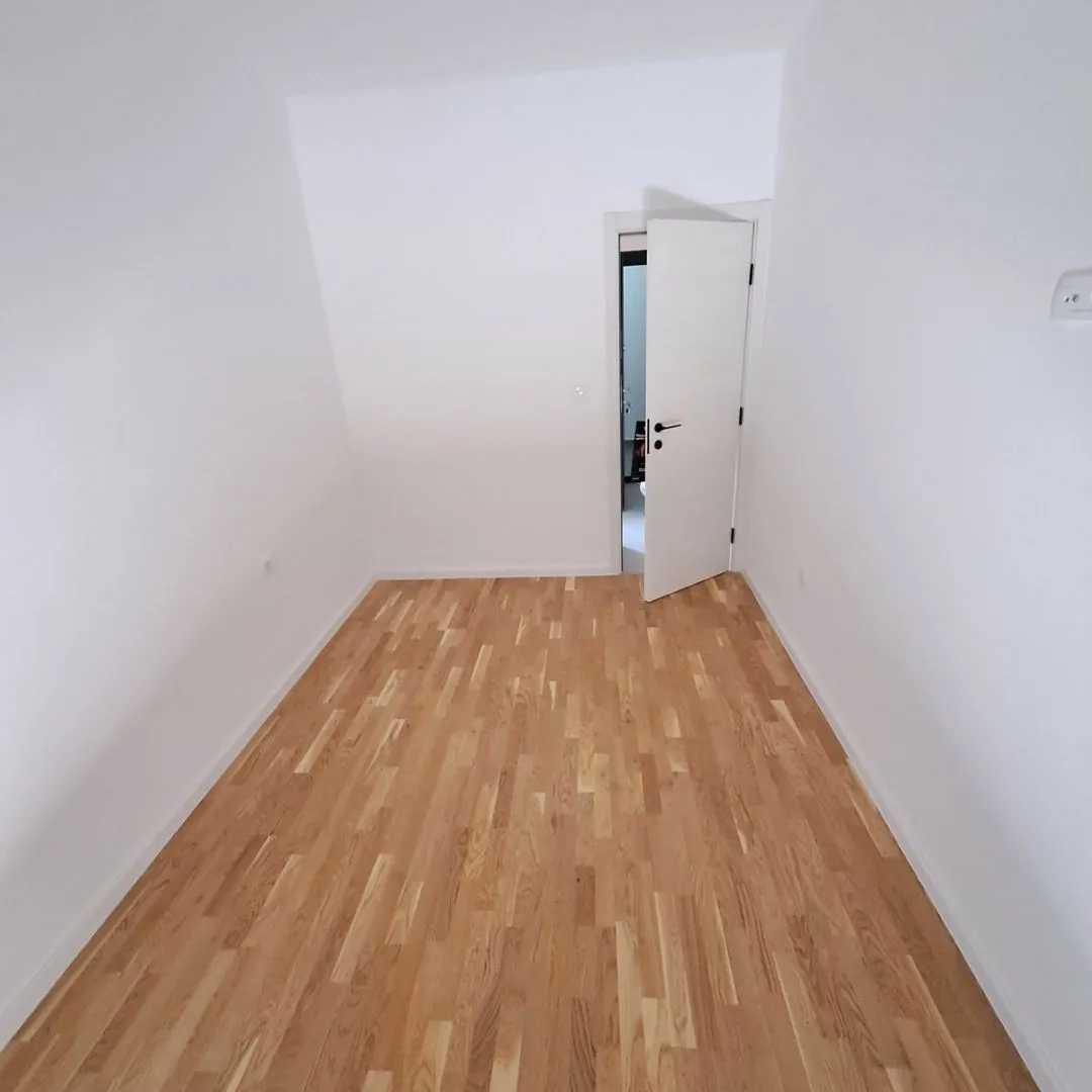 Izdavanje, jednosoban stan, 41m², Stari Aerodrom, Podgorica