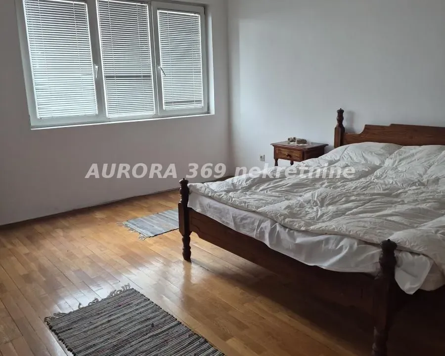 Prodaja, trosoban stan, 75m², Vračar Sve Podlokacije, Beograd