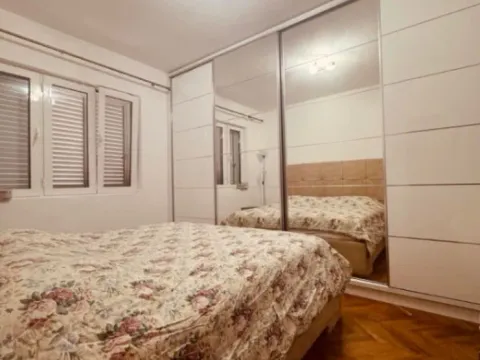Sale, two bedroom apartment, 60m², Dobrota, Kotor - image 2