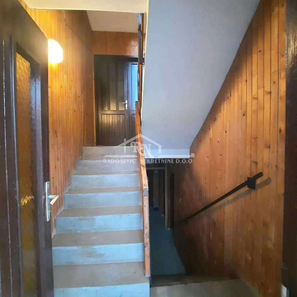 Prodaja, kuća, 219m², Čukarica, Beograd