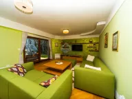 Izdavanje, trosoban stan, 140m², Centar, Podgorica - image 2