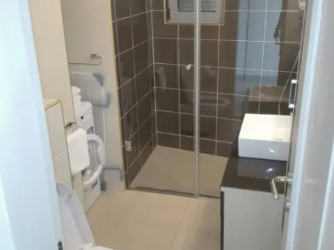 Izdavanje, jednosoban stan, 44m², Tivat, Crna Gora - image 6