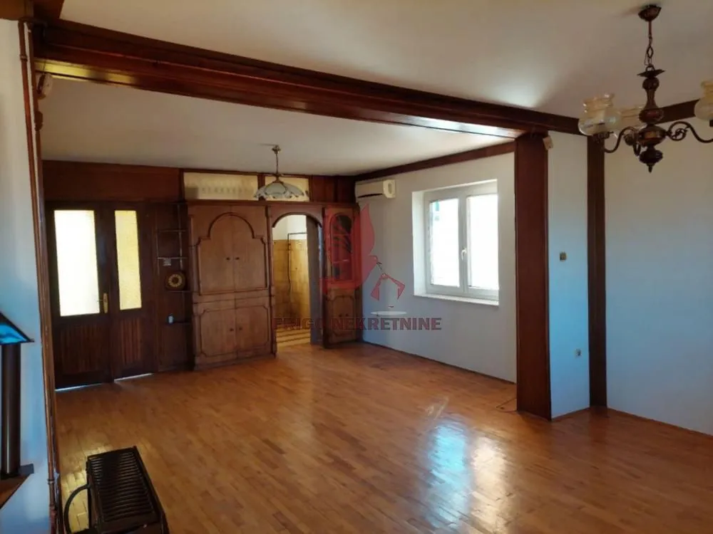 Sale, house, 160m², Medjulužje, Mladenovac