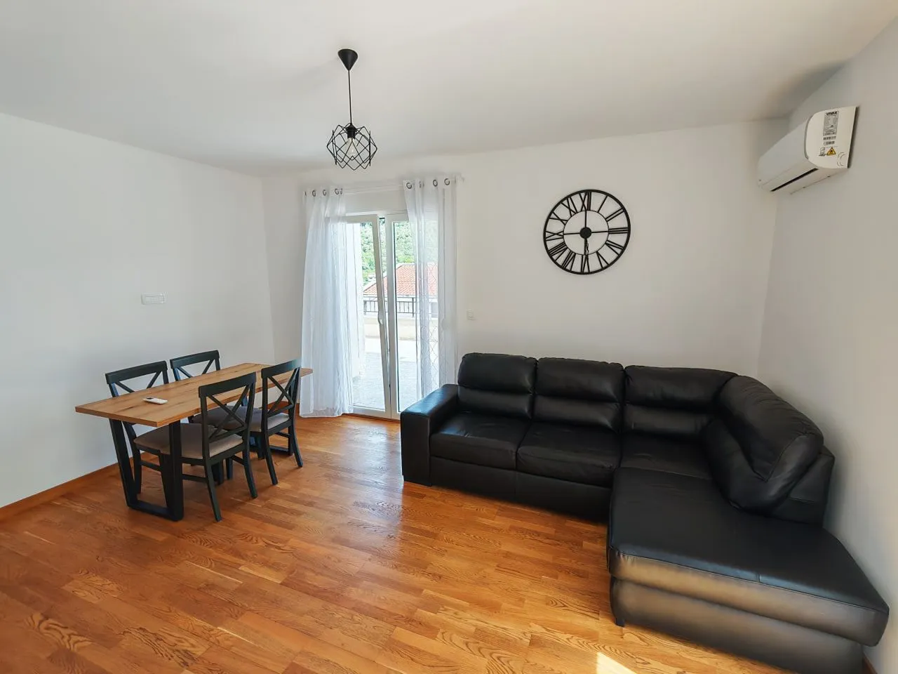 Rent, one bedroom apartment, 48m², Bijeli Do, Budva