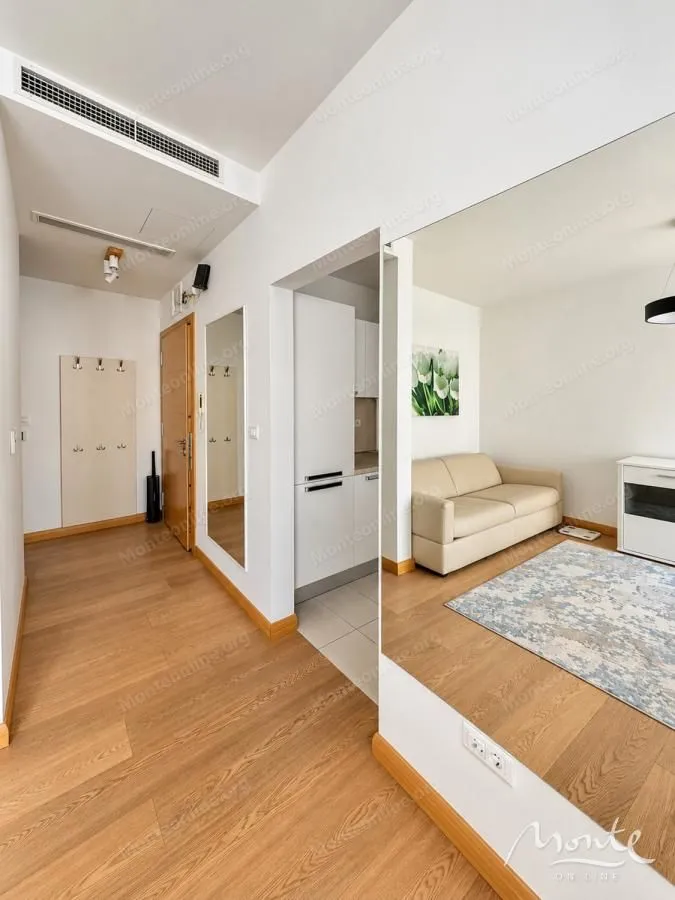 Prodaja, dvosoban stan, 77m², Centar, Budva