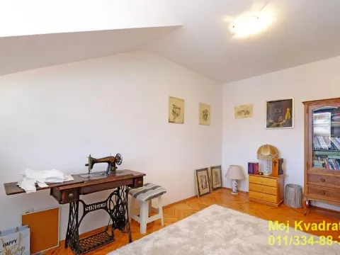 Prodaja, kuća, 250m², Dušanovac, Voždovac Sve Podlokacije - image 8