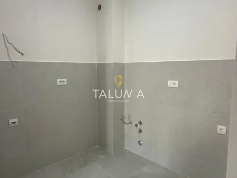 Izdavanje, jednosoban stan, 40m², City Kvart, Podgorica - image 3