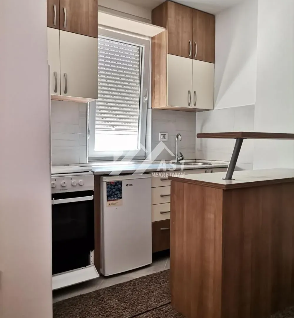 Izdavanje, jednosoban stan, 40m², Detelinara, Novi Sad Sve Podlokacije