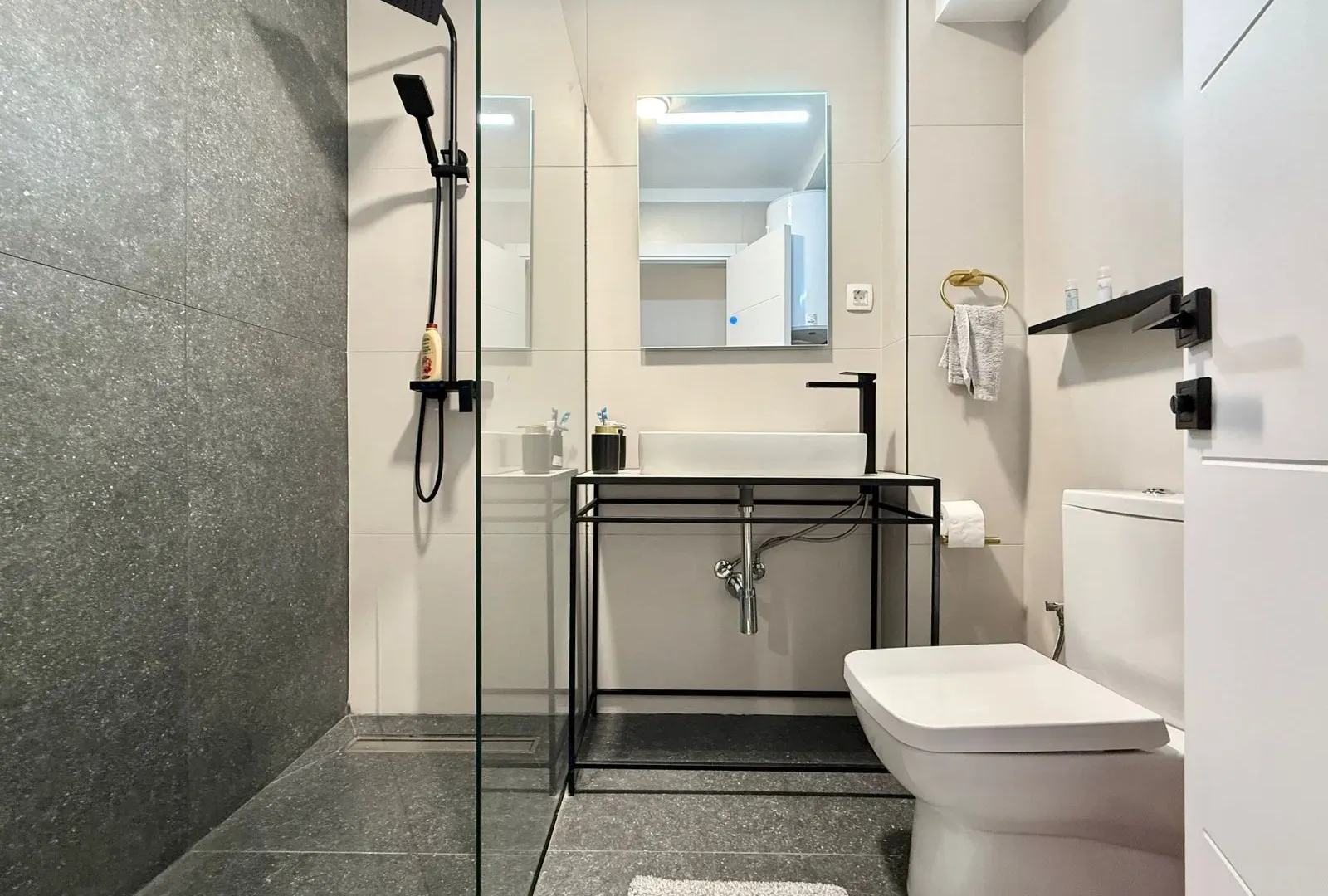 Prodaja, dvosoban stan, 68m², Momišići, Podgorica