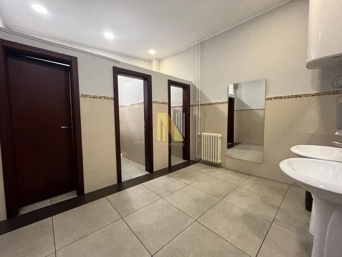 Rent, office space, 1000m², Centar, Novi Sad