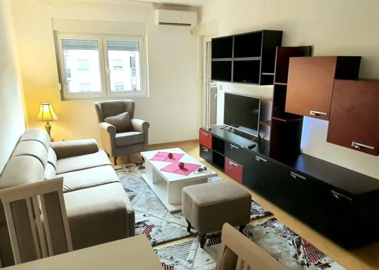 Izdavanje, jednosoban stan, 45m², City Kvart, Podgorica