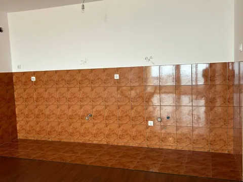 Sale, one bedroom apartment, 85m², Petrovac, Budva - image 2