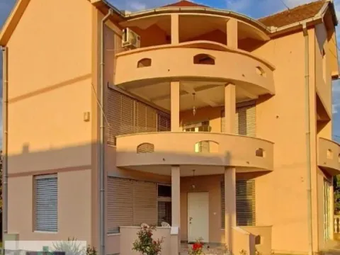 Prodaja, kuća, 286m², Obrenovac, Beograd