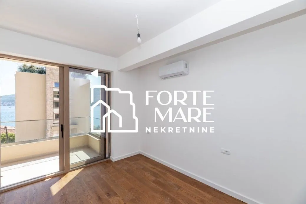 Prodaja, dvosoban stan, 61m², Baošići, Herceg Novi