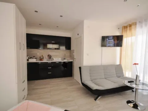 Prodaja, kuća, 450m², Bar, Crna Gora - image 13