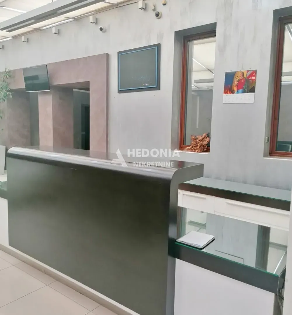 Rent, office space, 600m², Zemun Centar, Zemun Sve Podlokacije