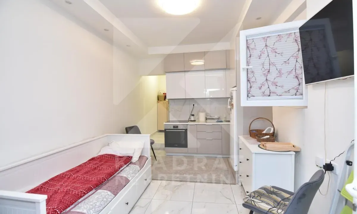 Izdavanje, garsonjera, 28m², Stari Aerodrom, Podgorica