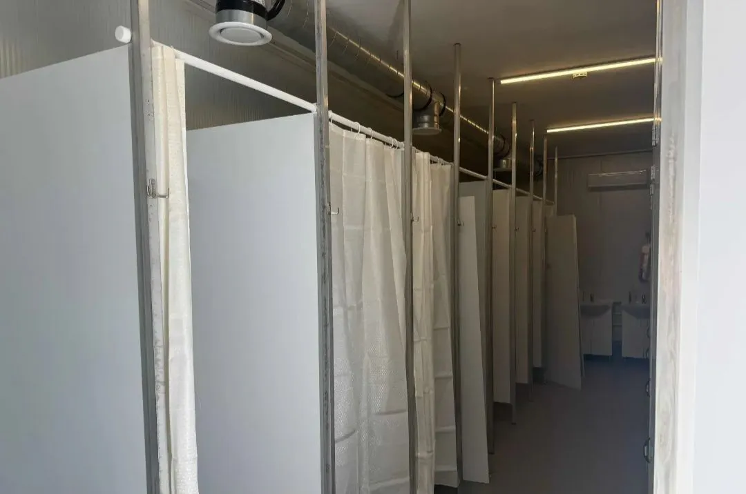 Izdavanje, kuća, 320m², Dobanovci, Surčin