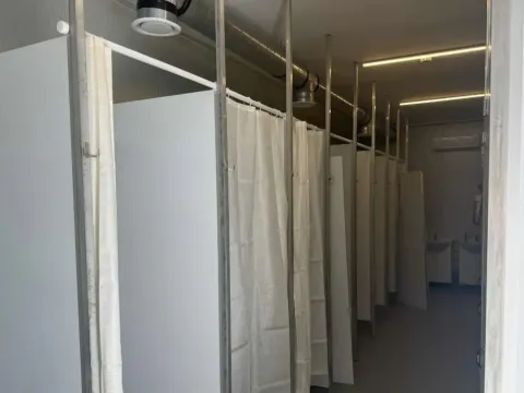 Izdavanje, kuća, 320m², Dobanovci, Surčin - image 9