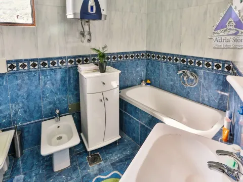 Izdavanje, trosoban stan, 156m², Dubovica, Budva - image 19