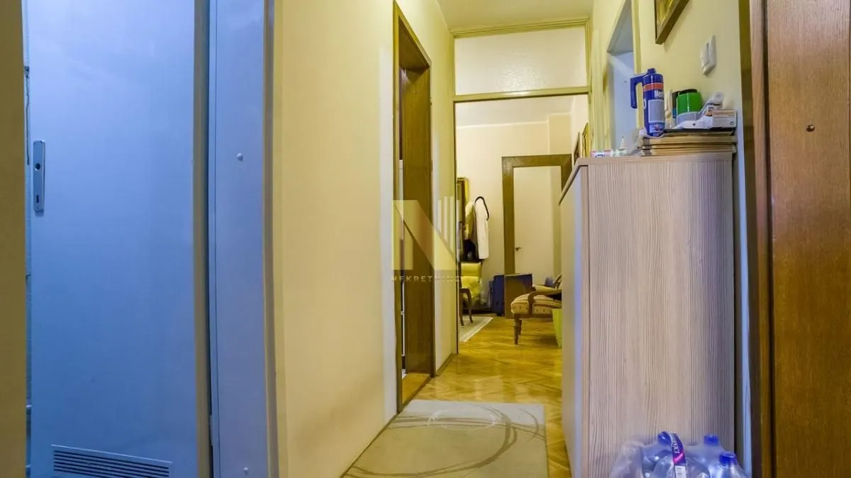 Prodaja, četvorosoban stan, 94m², Bulevar patrijarha Pavla, Novi Sad Sve Podlokacije