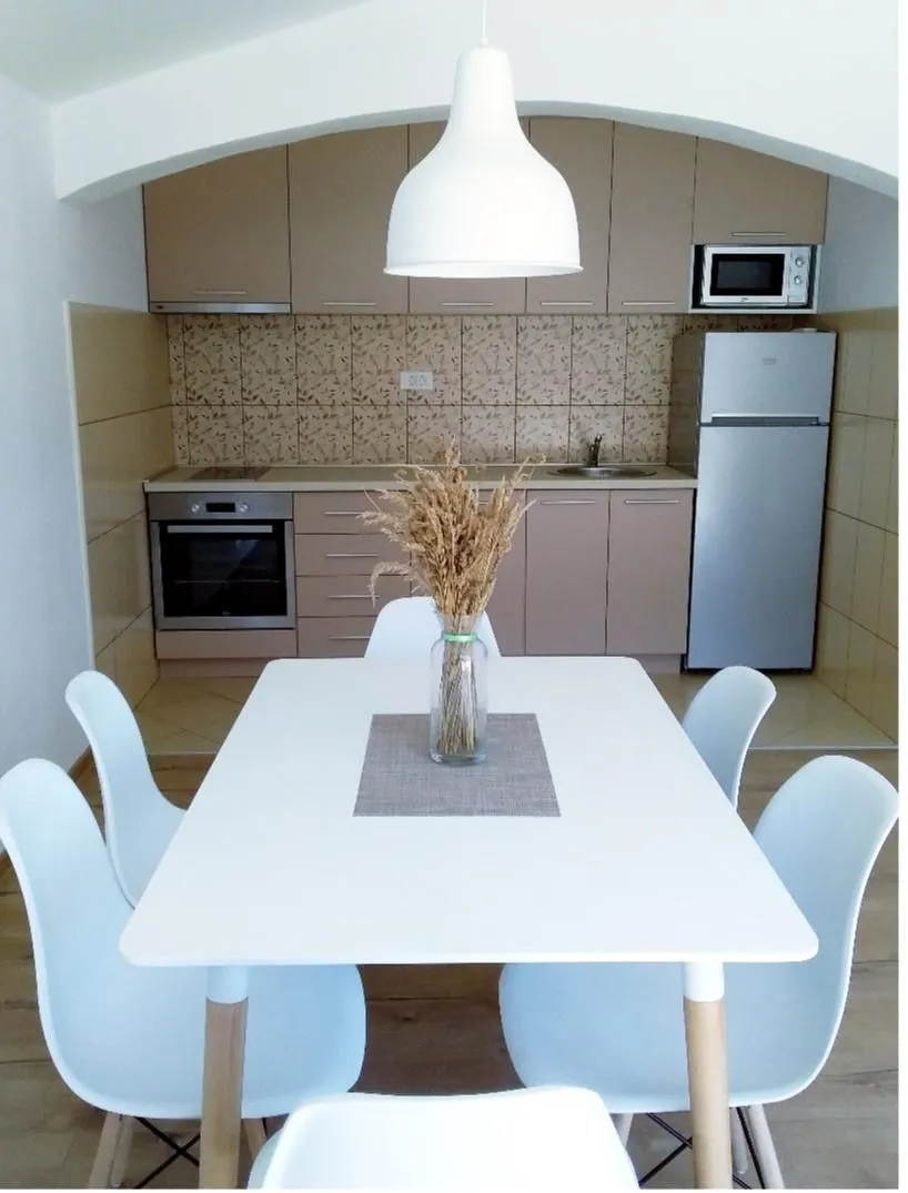 Rent, one bedroom apartment, 70m², Škaljari, Kotor