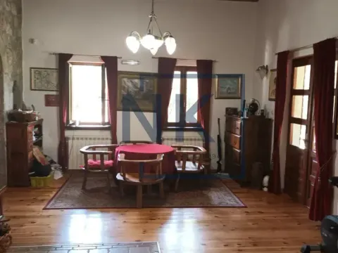 Prodaja, kuća, 250m², Kuči, Podgorica - image 17