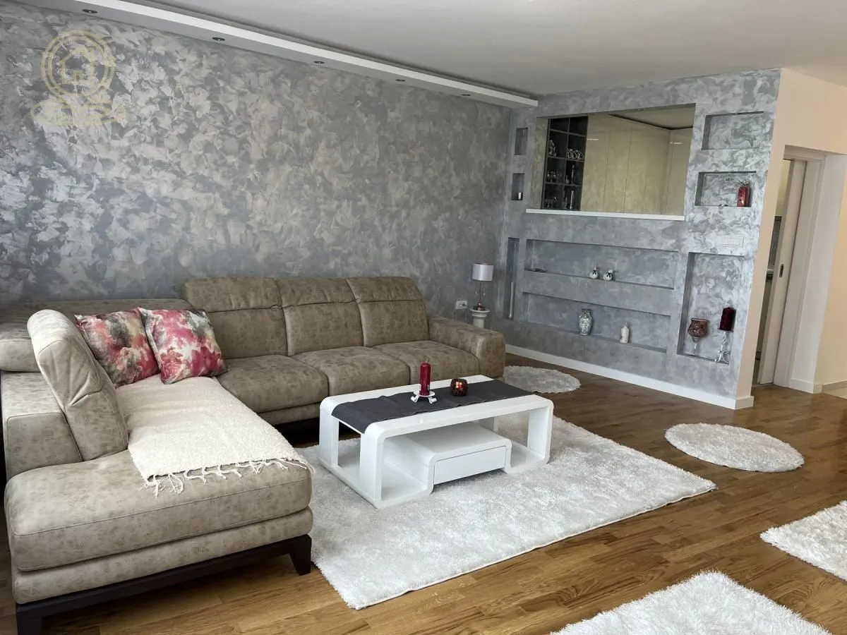 Prodaja, četvorosoban stan, 101m², Salajka, Novi Sad Sve Podlokacije