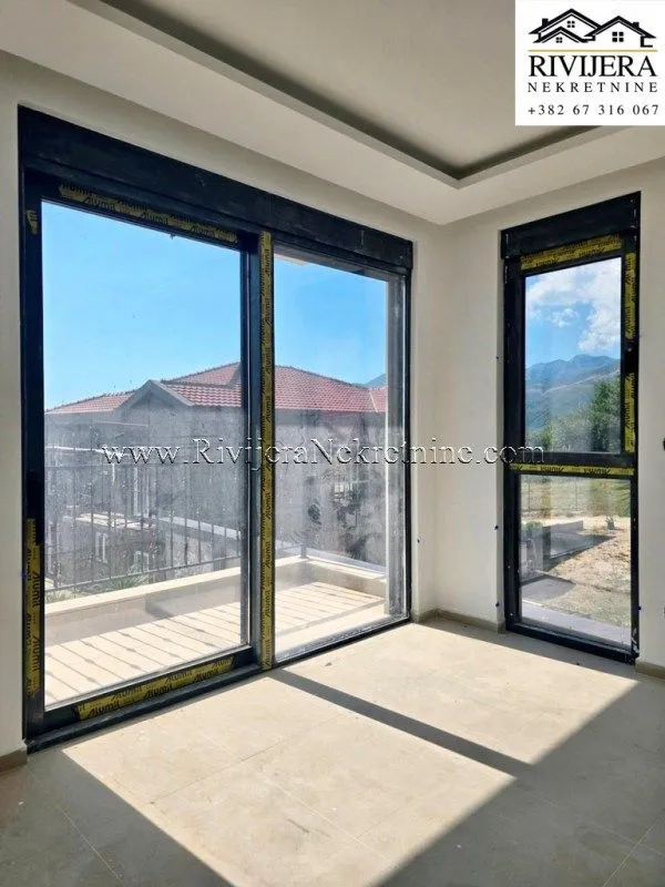 Prodaja, dvosoban stan, 61m², Tivat, Crna Gora