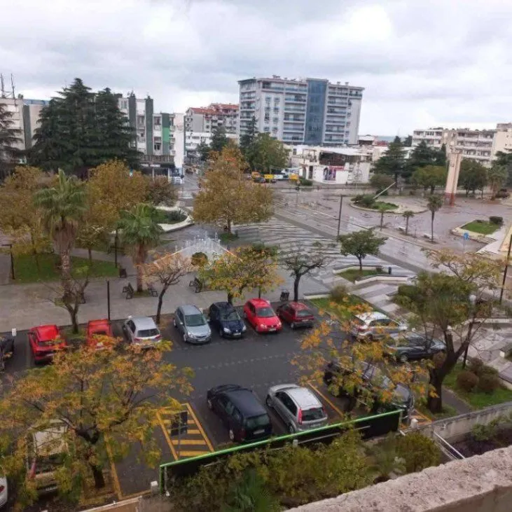 Prodaja, dvosoban stan, 80m², Centar, Bar