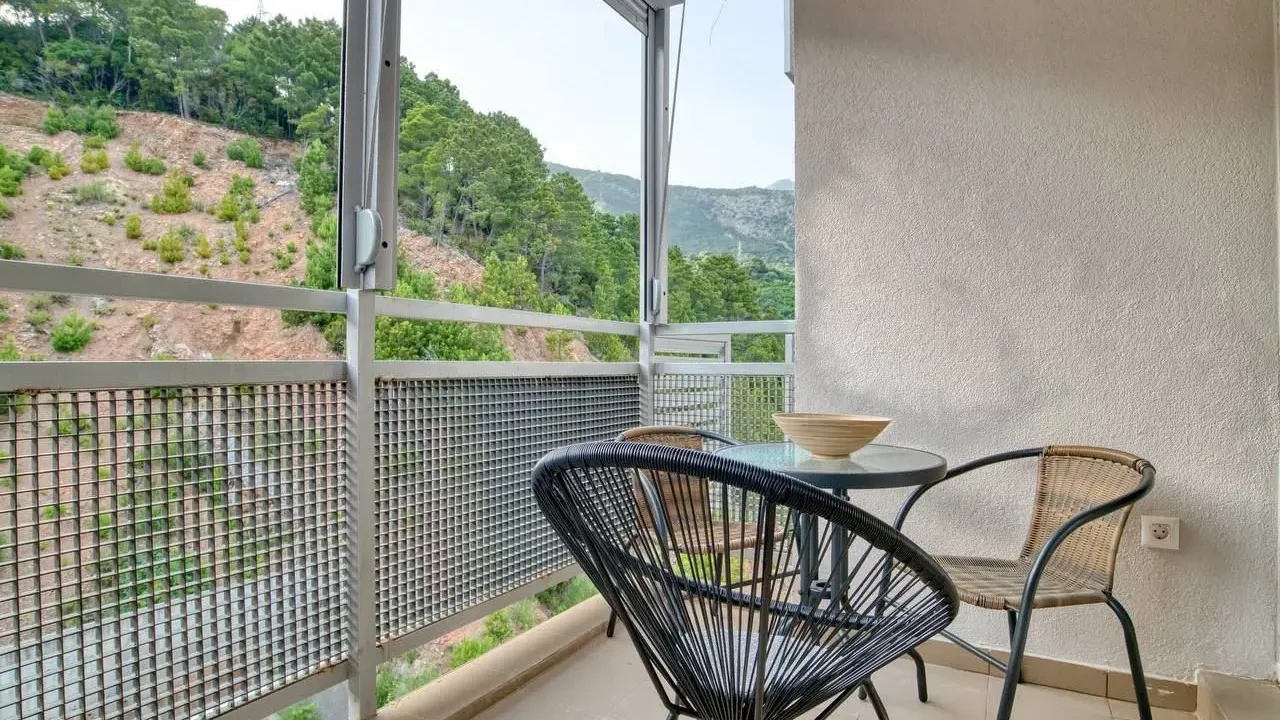 Izdavanje, dvosoban stan, 72m², Centar, Budva